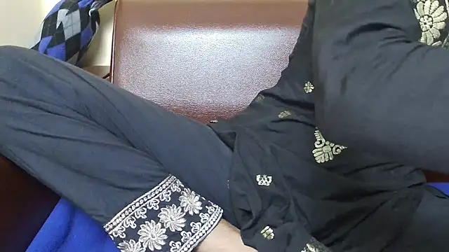 Srabontii online show from November 11, 2025, 10:48 am