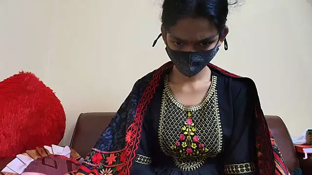 Srabontii online show from December 3, 2025, 7:01 pm