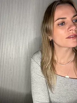 Snapshot of Milla__one chatting on October 11, 2025, 5:22 pm Milla one online show from October 11, 2025, 5:22 pm