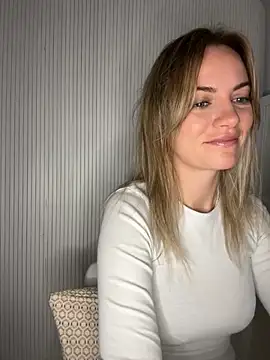 Snapshot of Milla__one chatting on October 13, 2025, 4:45 am Milla one online show from October 13, 2025, 4:45 am