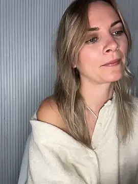 Snapshot of Milla__one chatting on October 15, 2025, 7:41 am Milla one online show from October 15, 2025, 7:41 am