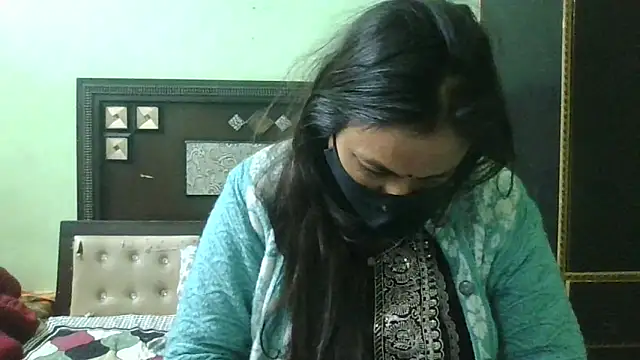 couplesuni online show from December 18, 2024, 4:42 am