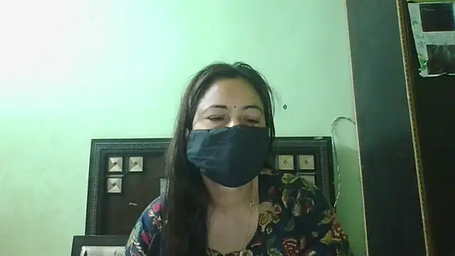 Snapshot of couplesuni chatting on April 9, 2026, 5:07 am couplesuni online show from April 9, 2026, 5:07 am