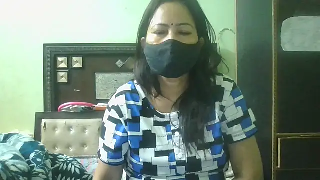 Snapshot of couplesuni chatting on April 21, 2026, 2:26 am couplesuni online show from April 21, 2026, 2:26 am