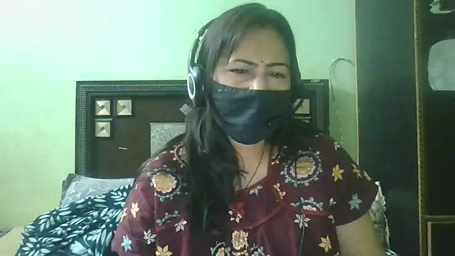 Snapshot of couplesuni chatting on April 22, 2026, 10:39 am couplesuni online show from April 22, 2026, 10:39 am