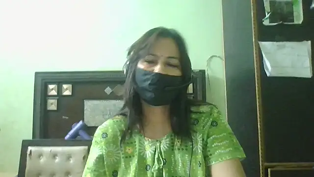 Snapshot of couplesuni chatting on May 8, 2026, 5:18 pm couplesuni online show from May 8, 2026, 5:18 pm