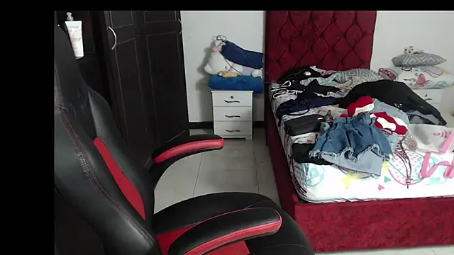 kayla k18 online show from December 15, 2024, 5:56 am