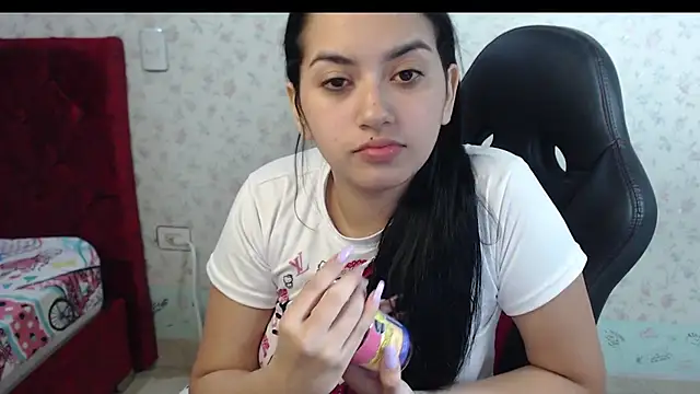 kayla k18 online show from October 8, 2025, 4:10 am