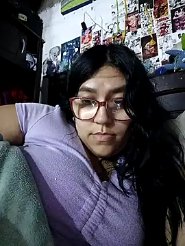 dafne19  online show from November 5, 2025, 5:18 am