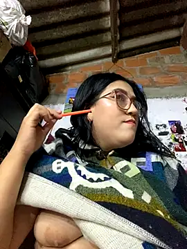 dafne19  online show from November 24, 2025, 3:50 am