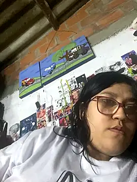 dafne19  online show from November 29, 2025, 4:37 am