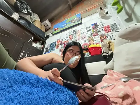 dafne19  online show from March 15, 2026, 4:18 am