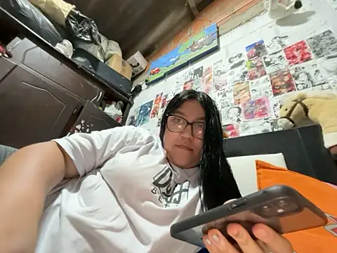 dafne19  online show from May 3, 2026, 3:23 am