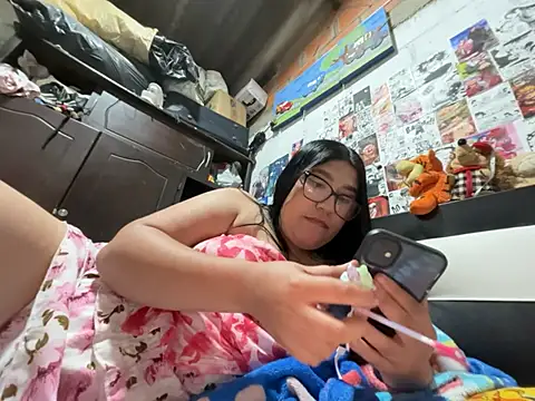dafne19  online show from May 9, 2026, 4:17 am