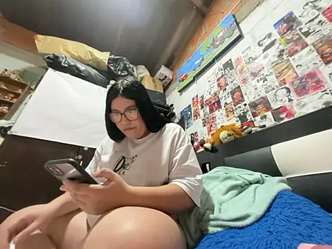 dafne19  online show from July 6, 2026, 5:04 am