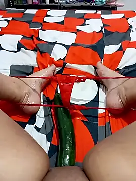 ambarlennoix online show from November 14, 2025, 8:07 pm