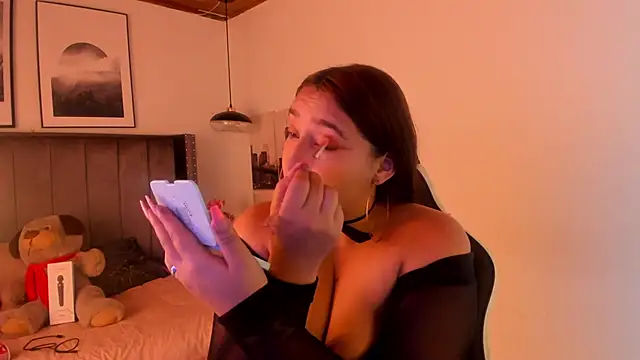 Alaia Cute online show from December 31, 2024, 3:01 am