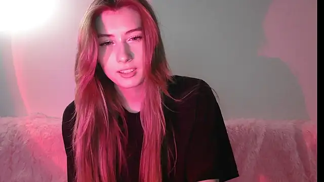 ErikaShyy online show from December 30, 2024, 4:51 pm