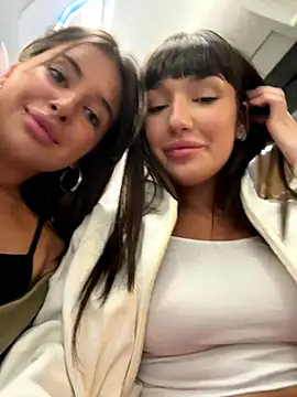 Snapshot of Sophie_Avory chatting on October 8, 2025, 4:15 pm Sophie Avory online show from October 8, 2025, 4:15 pm