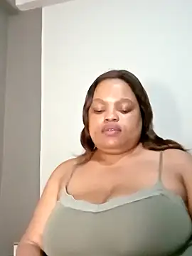 hugemelonsxxx online show from March 5, 2025, 8:32 pm