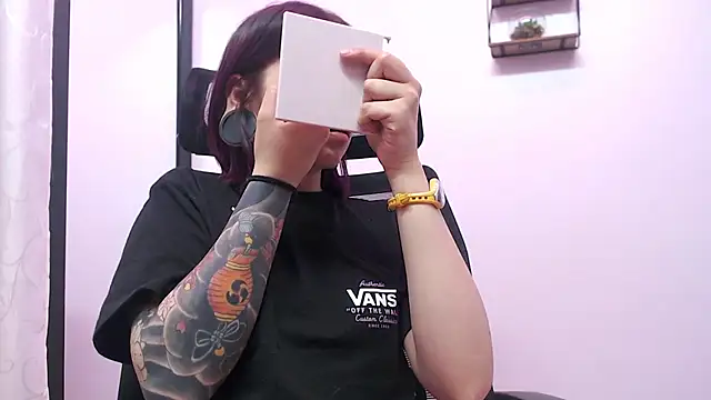 HORNET  online show from September 11, 2025, 4:23 am