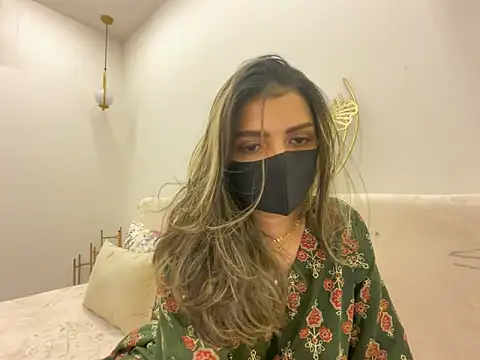 Snapshot of MaYaa__11 chatting on April 7, 2026, 7:09 am MaYaa 11 online show from April 7, 2026, 7:09 am