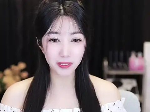 Snapshot of Nuyoah-77 chatting on September 20, 2025, 4:30 pm Nuyoah-77 online show from September 20, 2025, 4:30 pm