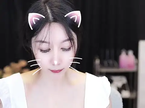 Snapshot of Nuyoah-77 chatting on September 26, 2025, 4:00 pm Nuyoah-77 online show from September 26, 2025, 4:00 pm