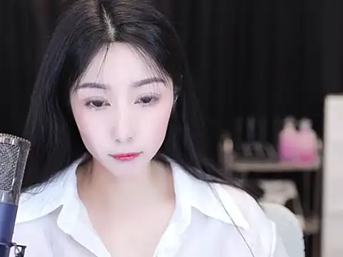 Snapshot of Nuyoah-77 chatting on October 1, 2025, 4:02 pm Nuyoah-77 online show from October 1, 2025, 4:02 pm