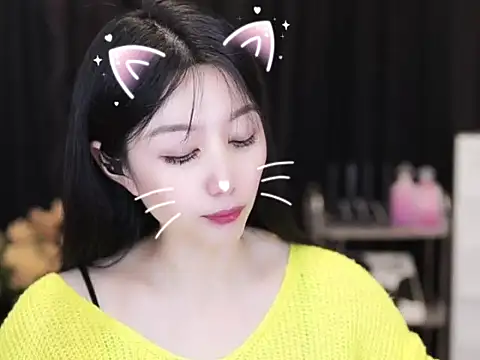 Snapshot of Nuyoah-77 chatting on October 4, 2025, 3:54 pm Nuyoah-77 online show from October 4, 2025, 3:54 pm