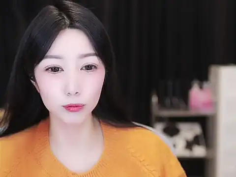 Snapshot of Nuyoah-77 chatting on October 15, 2025, 2:50 pm Nuyoah-77 online show from October 15, 2025, 2:50 pm