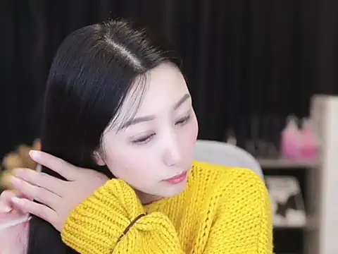 Snapshot of Nuyoah-77 chatting on October 18, 2025, 3:13 pm Nuyoah-77 online show from October 18, 2025, 3:13 pm