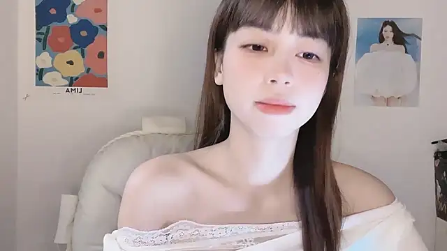 -Hottie online show from November 12, 2025, 4:07 pm