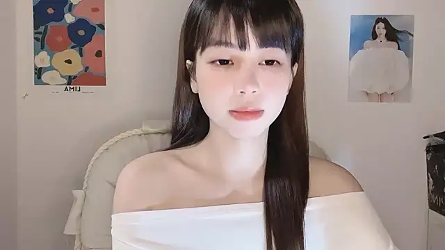 -Hottie online show from November 15, 2025, 4:14 pm