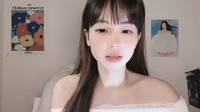 -Hottie online show from November 30, 2025, 4:00 pm