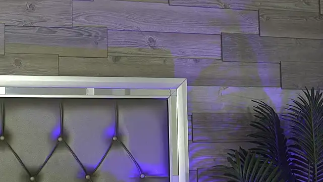 KeylaConner online show from December 14, 2025, 4:40 am