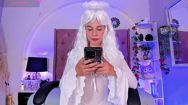 LadyAvalon online show from November 13, 2025, 7:13 pm