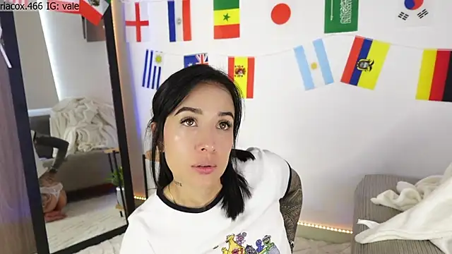 ValeriaCox online show from June 22, 2026, 1:19 pm