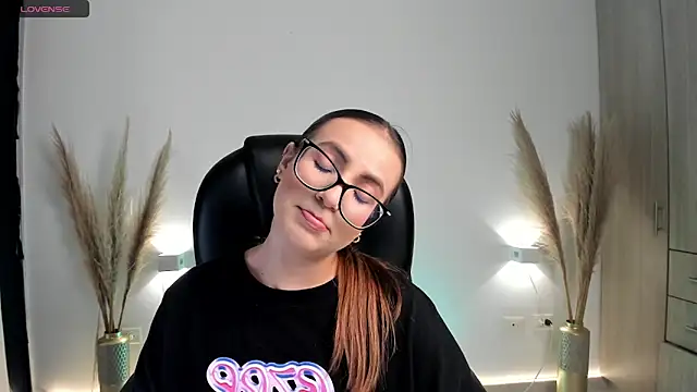 Snapshot of RyliieHunter chatting on December 2, 2024, 1:58 am RyliieHunter online show from December 2, 2024, 1:58 am