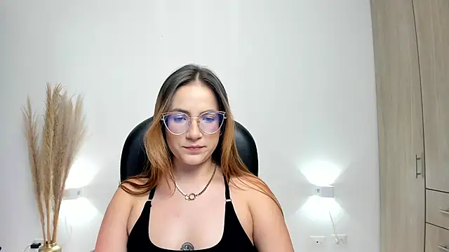 Snapshot of RyliieHunter chatting on January 3, 2025, 12:22 am RyliieHunter online show from January 3, 2025, 12:22 am