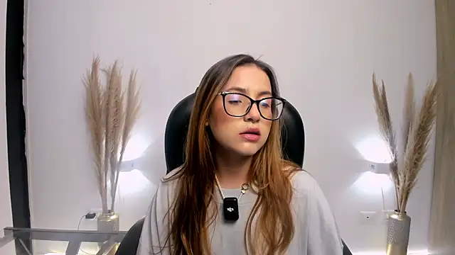 Snapshot of RyliieHunter chatting on January 9, 2025, 1:45 pm RyliieHunter online show from January 9, 2025, 1:45 pm