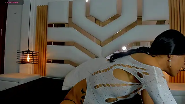 KathaleiaRoss online show from January 5, 2025, 10:43 am