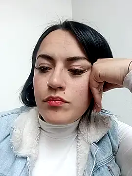 Snapshot of Lesly_10- chatting on December 27, 2024, 9:32 pm Lesly 10- online show from December 27, 2024, 9:32 pm