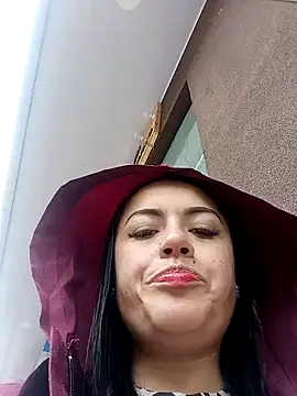 Snapshot of Lesly_10- chatting on January 3, 2025, 8:11 pm Lesly 10- online show from January 3, 2025, 8:11 pm