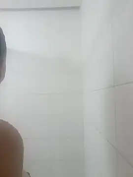 Snapshot of Lesly_10- chatting on January 4, 2025, 10:45 pm Lesly 10- online show from January 4, 2025, 10:45 pm