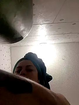 Snapshot of Lesly_10- chatting on January 7, 2025, 10:41 pm Lesly 10- online show from January 7, 2025, 10:41 pm