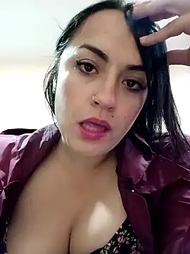 Snapshot of Lesly_10- chatting on January 24, 2025, 10:30 pm Lesly 10- online show from January 24, 2025, 10:30 pm