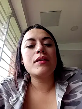 Snapshot of Lesly_10- chatting on March 19, 2025, 8:11 pm Lesly 10- online show from March 19, 2025, 8:11 pm