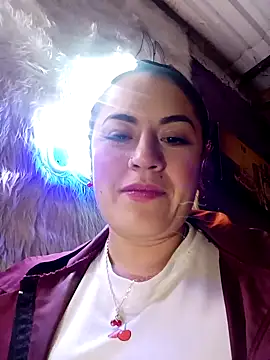 Snapshot of Lesly_10- chatting on September 16, 2025, 1:17 am Lesly 10- online show from September 16, 2025, 1:17 am