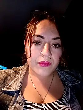 Snapshot of Lesly_10- chatting on September 25, 2025, 12:03 am Lesly 10- online show from September 25, 2025, 12:03 am